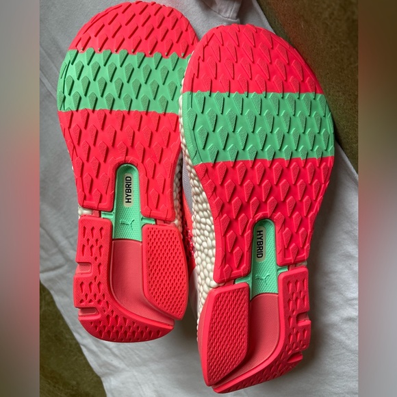 NIB Puma HYBRID Astro Women’s Running Shoes - Picture 6 of 7